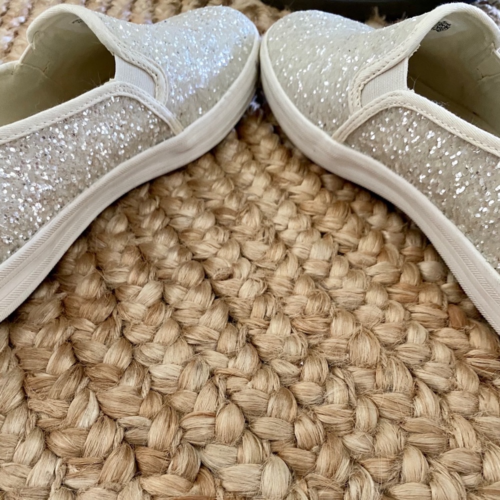 Slip-on sneakers